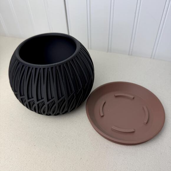 The Lumen Planter, Indoor Flower Pot, Tabletop Planter, Raised Pattern - Picture 7 of 10